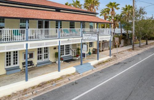 Cedar Key Apartment | The Historic Island Hotel of Cedar Key