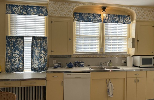 Elkton Apartment | The historic Mitchell House, built in 1769, in the heart of downtown Elkton.