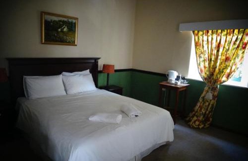 Bathurst House | The Historic Pig and Whistle Inn