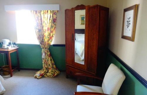 Bathurst House | The Historic Pig and Whistle Inn