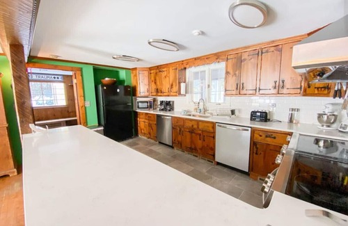 Carroll County House | The Historic Wolfville Mountain Home | Sleeps 25