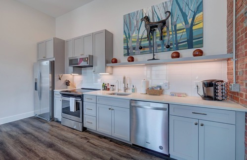 River District Apartment | The Hive 103 Bees Knees Pet Friendly by BlueStar