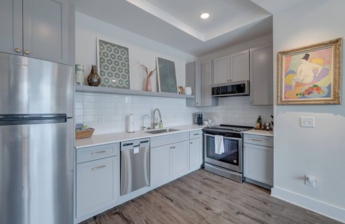 River District Apartment | The Hive 301 King Suite