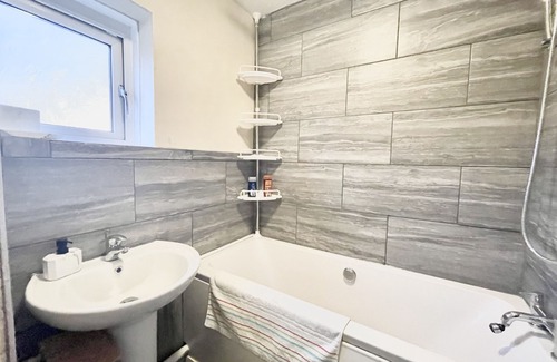 Kidlington House | The HK House - Family Friendly Near To Blenheim Palace & Oxford City Centre