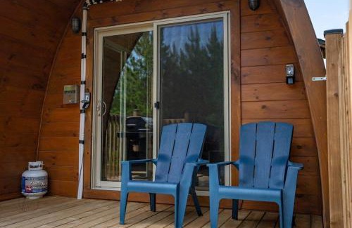 Mauricie Ski Chalet | The Hobbit tiny house dogfriendly