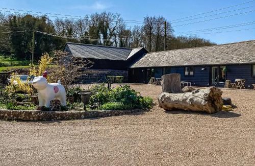 Elmsted House | The Hobbit House