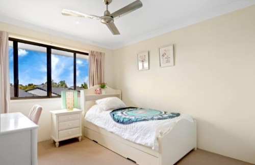 Sorrento Villa | The Holiday House in Bundell Gold Coast Getaway