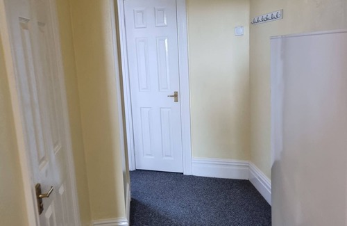 Horton House | The Hollies is situated in the beautiful area of Horton in the Gower Peninsular