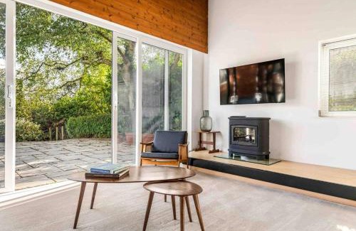Tealby House | The Hollow Tealby