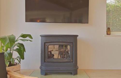 Tealby House | The Hollow Tealby