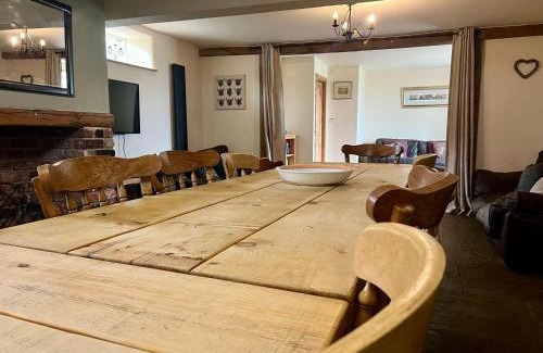 Peak District House | The Holmes Barn - Sleeps 16 - Pet friendly