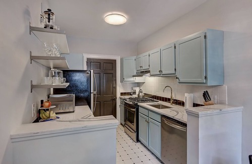Charlotte Apartment | The Home Collection - Lamar Avenue