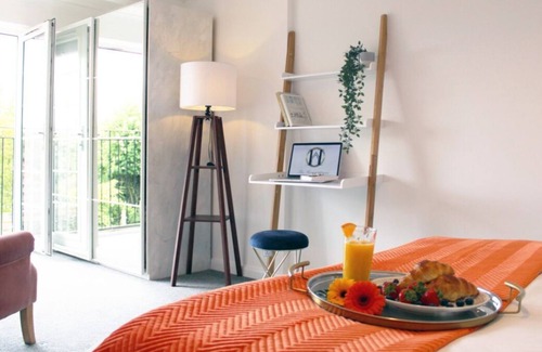 Ely House | The Homecations - Cloud by MT Property