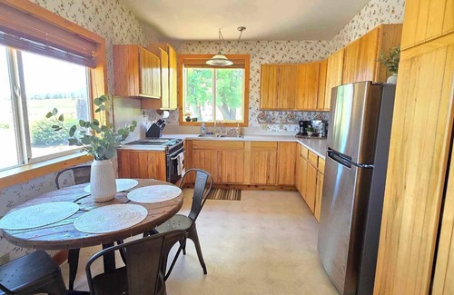 Crooked River Ranch House | The Homestead a charming & historical 1-Bed/1-Bath-Trail Rides, Fishing, & Hikes