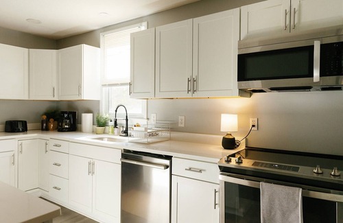 Lawrenceburg House | "The Homestead" UPSCALE STAY - Downtown with Yard