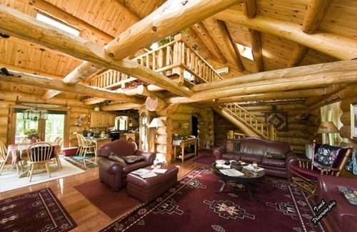 Egg Harbor Cabin | The Honey Dew Log Lodge in Egg Harbor Door County Wisconsin