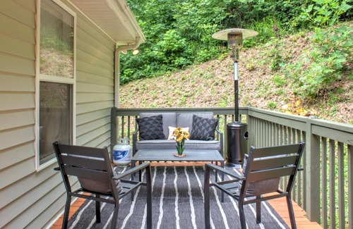 Weaverville House | The Honeybee Hideaway