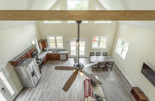Wildwood House | The Honeysuckle - PMI Scenic City Rental
