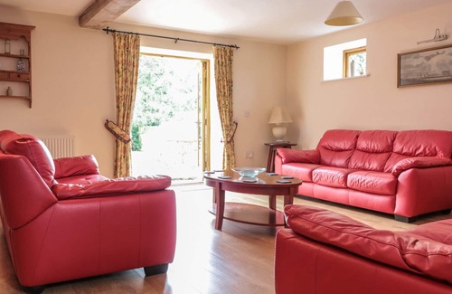 Tenbury Wells House | THE HOP KILN, pet friendly, with a garden in Tenbury Wells