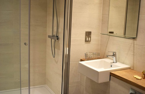 Alfreton House | The Horse & Jockey Wessington