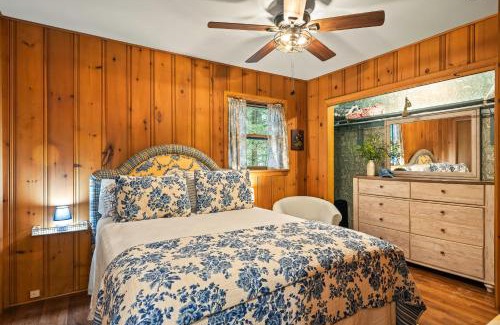 Lake Harmony House | The Horseshoe Hideaway Lake Harmony Cabin w Hot Tub Game Porch