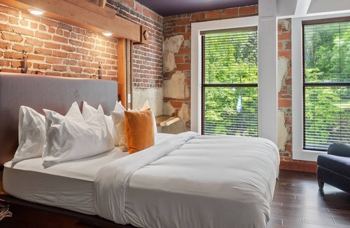 Boone Hotel | The Horton Hotel and Rooftop Lounge
