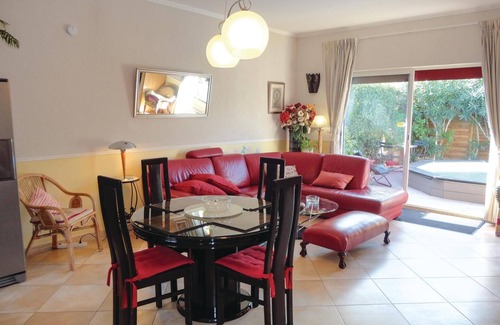 Villeneuve-les-Beziers House | The house is modern, bright and has air conditioning.