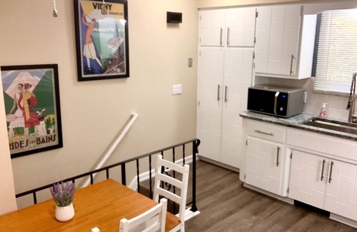 Uniontown House | The House Hotels- E. Turkeyfoot Clean & Cozy 3 Bedroom House - 12 Mins. to Airport