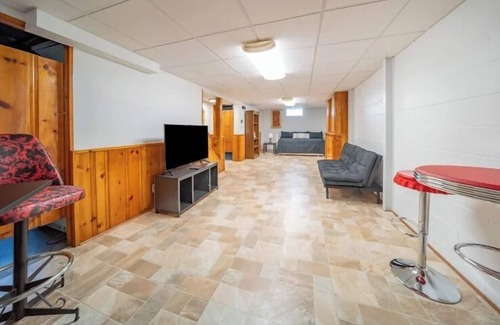 Cuyahoga Falls House | The House Hotels - 12th Street