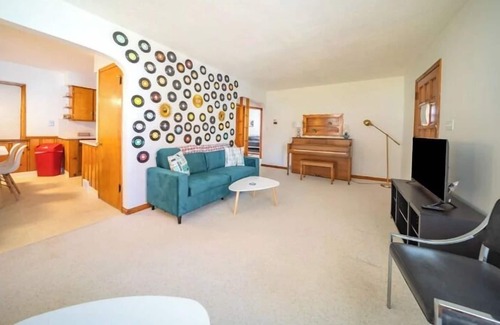 Cuyahoga Falls House | The House Hotels - 12th Street