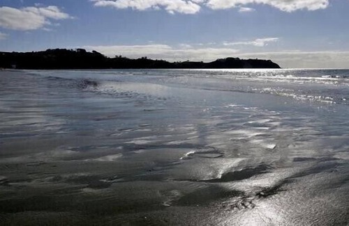 Onetangi Cottage | THE HOUSE OF PLENTY, family friendly, with a garden in Onetangi