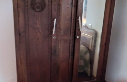 Peruyes Other | The house offers space for 8 people (4 bedrooms, dining room, living room,