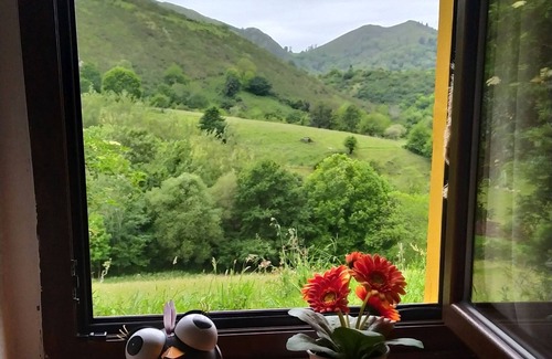 Peruyes Other | The house offers space for 8 people (4 bedrooms, dining room, living room,