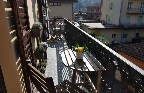 Laveno Apartment | The house on the harbor: Meltemi, a stone's throw from Lake Maggiore