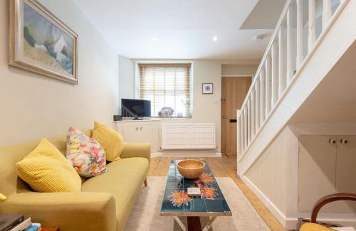Frome House | The House on the Hill