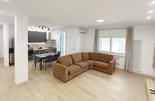 Mola di Bari House | The house on the marina
