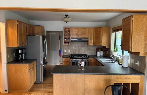 West Kelowna Estates House | The house that survived the fire 8 mins to downtown.