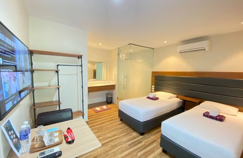 Pasay Hotel | The Hub District Garden Suites