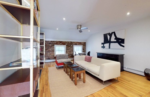 Old Chatham Apartment | The Hudson 2 bedroom bungalow apartment at the Wilbur Estate