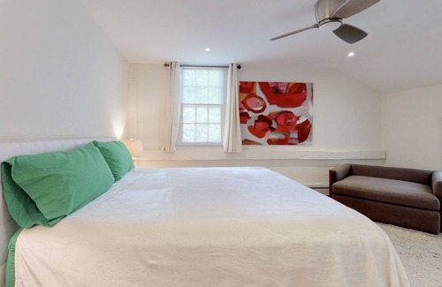 Old Chatham Apartment | The Hudson 2 bedroom bungalow apartment at the Wilbur Estate