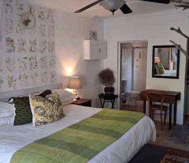 Victoria West House | The Hudson Guesthouse & Suites