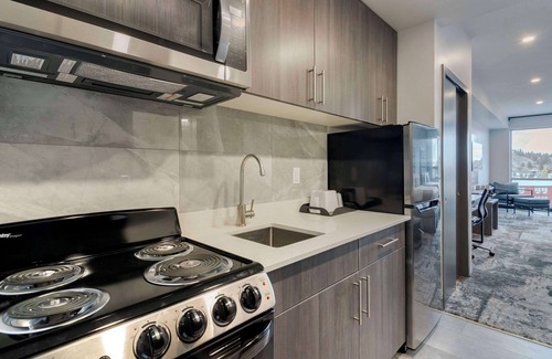 Kamloops Hotel | The Hue Hotel, an Ascend Collection Hotel
