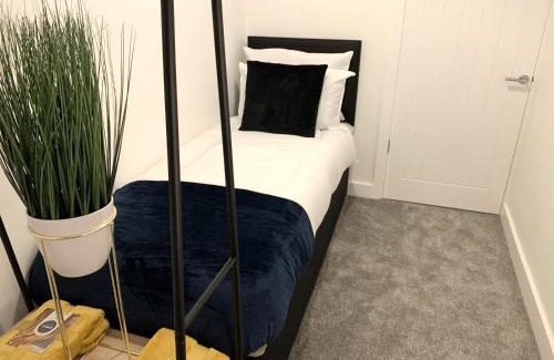 Welford Apartment | The Hughenden Townhouse/Free Parking/Wifi