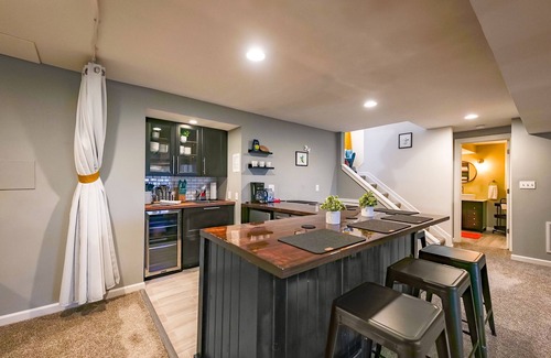Loveland Apartment | The Hummingbird Hideaway with a Hillside View
