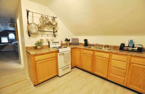 Hyde Park Apartment | The Hyde Park Suite - 2 Beds