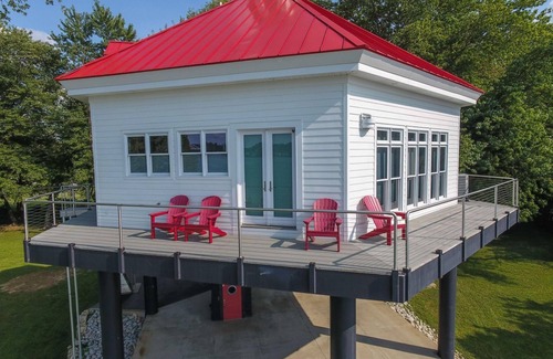 Prospect House | The Iconic Captain's Nest on the Ohio River