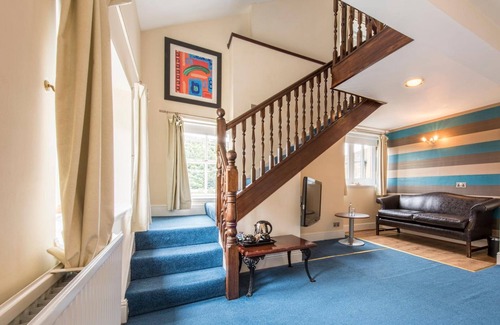 Halifax Hotel | The Imperial Crown Hotel