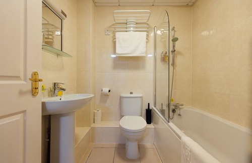 Saundersfoot House | The Imperial Dragon Hotel