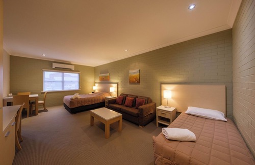 Bowral Hotel | The Imperial Motel