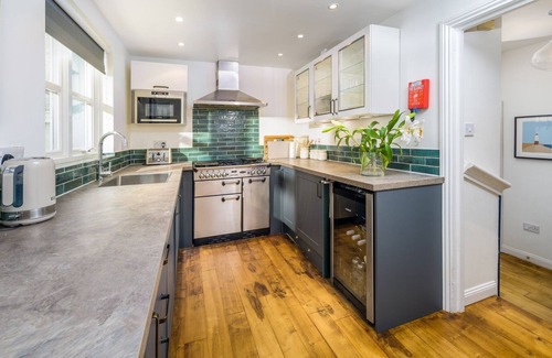 Berwick-upon-Tweed Cottage | THE INDIGO HOUSE, pet friendly, with a garden in Berwick-Upon-Tweed